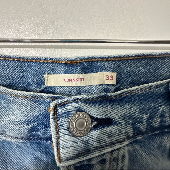 Levi’s Icon Denim Mini Skirt Size 33 - Picture 2 of 6